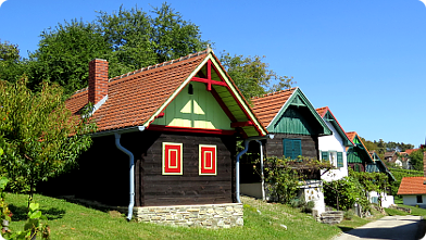 Kellerstöckl in der Kellergasse am Weinberg Csaterberg im Burgenland ...