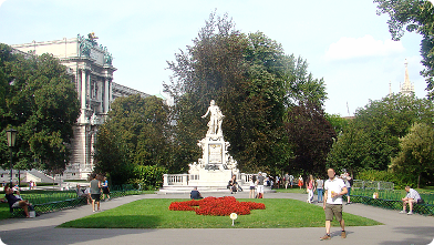 Mozartdenkmal im Wiener Burggarten