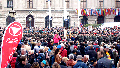 Österreichisches Bundesheer: Angelobung am Wiener Heldenplatz ...